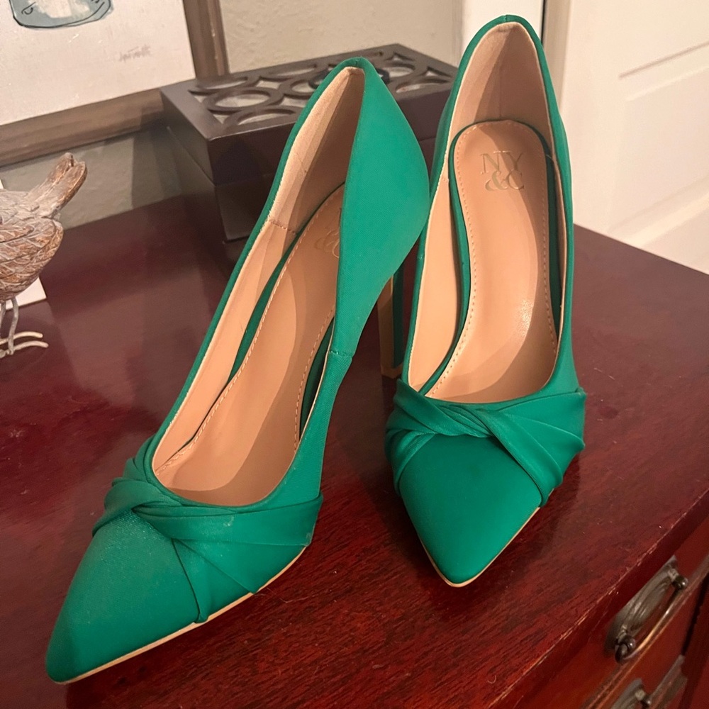 Brand new NY&C pumps.  Size 6